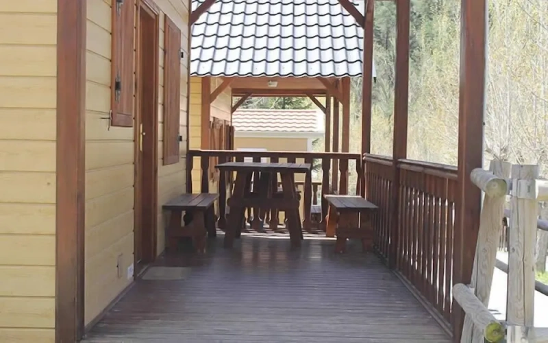 2 Bedrooms Chalet