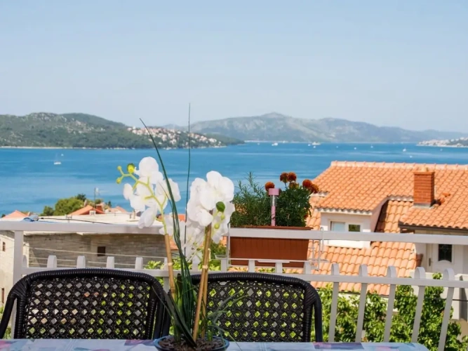 1 Bedroom Apartment with balcony