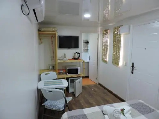 Squania Suite Container
