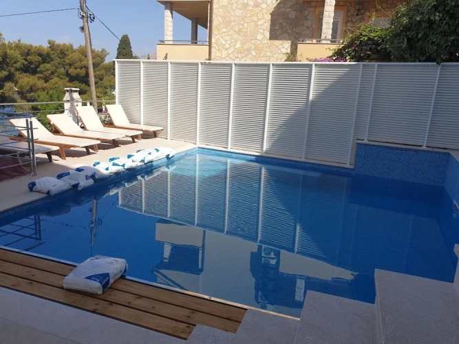 3 Bedrooms Apartment