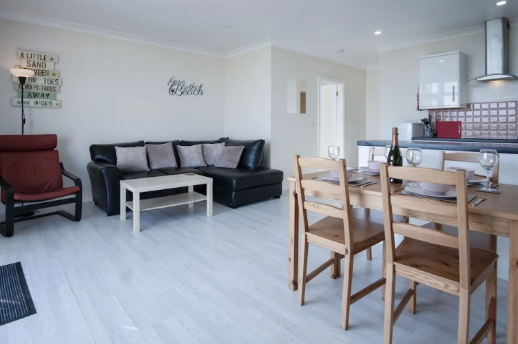 Sunbeam - 2 Bedroom Apartment - Pendine