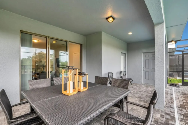 8919 Windor Westside