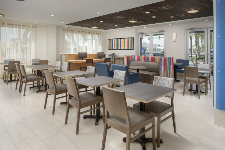 Holiday Inn Express Jacksonville Beach photo 24