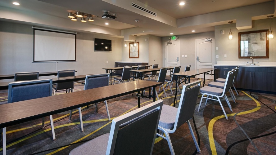 Best Western Plus Gardena Inn & Suites photo 24