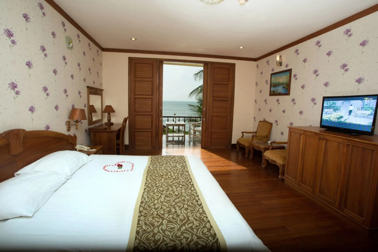 Royal Hotel And Healthcare Resort Quy NhonOver view