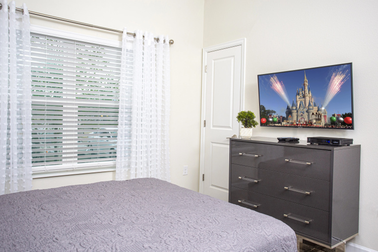 Marvelous 4 Bd w Pool Close to Disney 218
