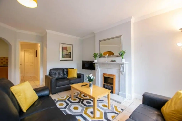 2 Bedrooms Cottage