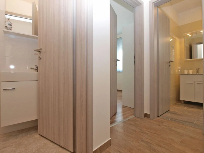 Apartment 1670