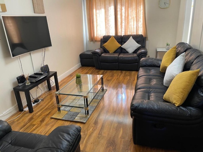 3 Bedrooms Cottage