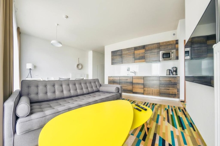 2 Bedrooms Apartment