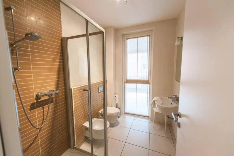 4 bedroom apartment with pool & jacuzzi