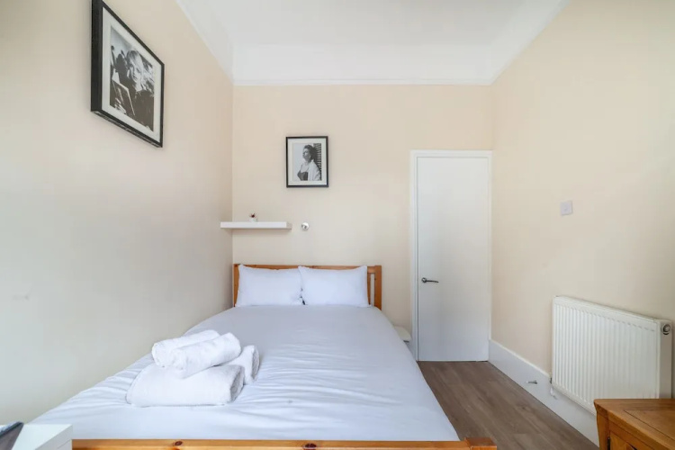 Spacious 3-bed flat by popular Waterloo