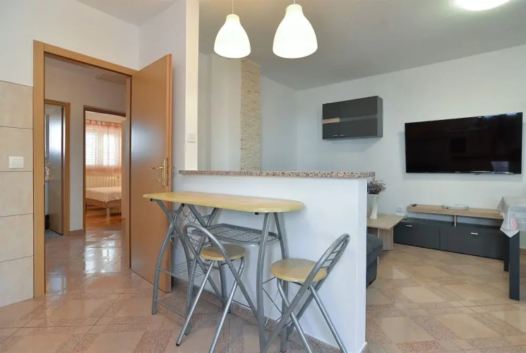 Apartment 436