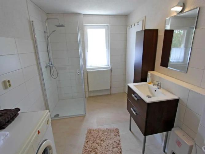 2 Bedrooms Cottage