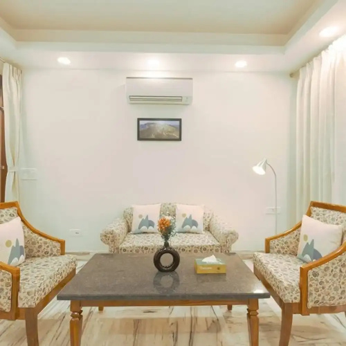 Spacious Executive Suite With Bathtub Balcony