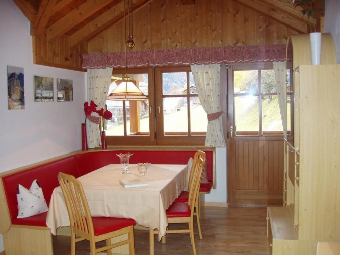 3 Bedrooms Apartment