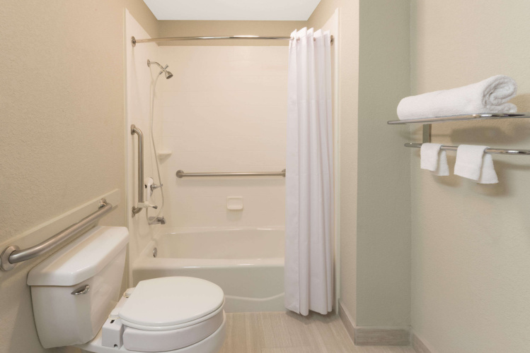 Days Inn by Wyndham Fairmont photo 9