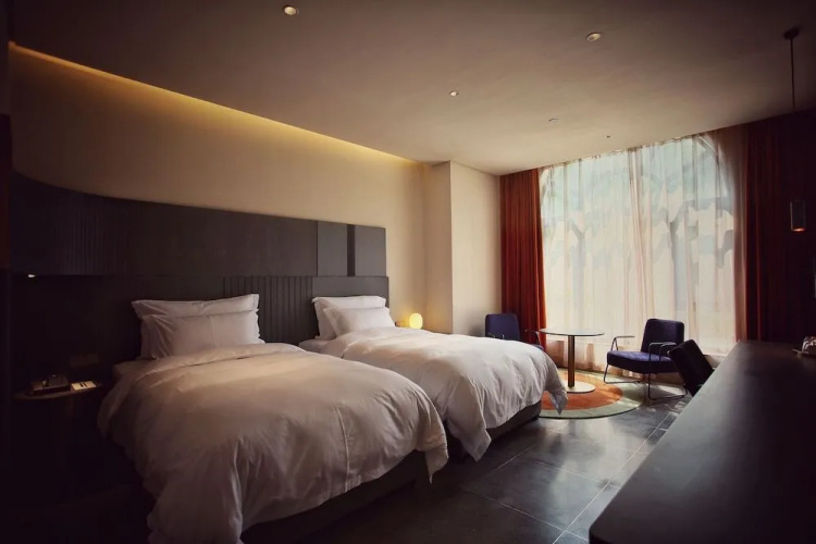 ZuoYouKe Theme Hotel