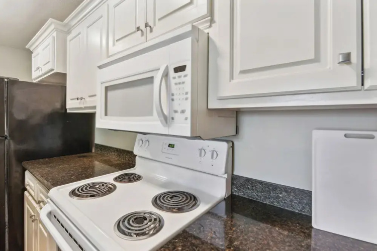 Lovely Lake Charles Duplex in Central Location!