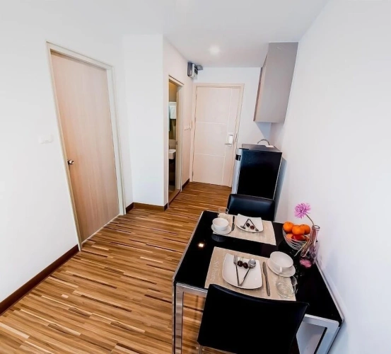 1 Bedroom Apartment with balcony and with mountain view