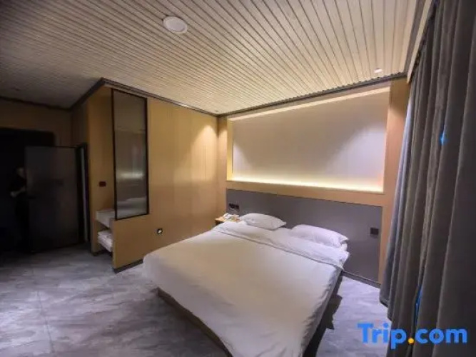 Huidu Hotel