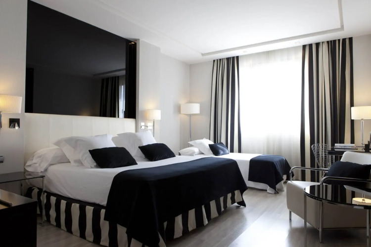 Hotel Maydrit Airport