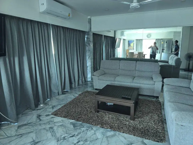 Large Apartment 401 jhr