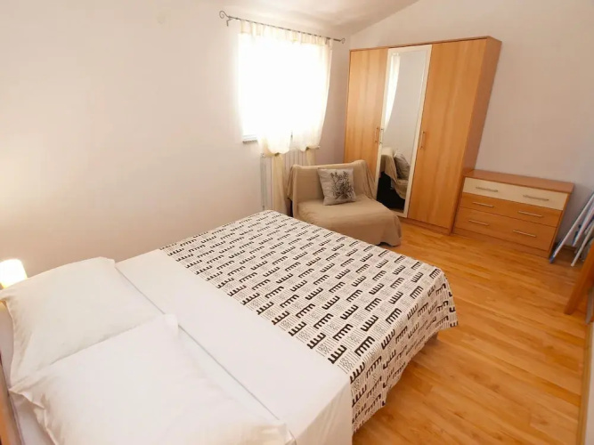 Apartment 440