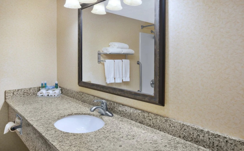 Holiday Inn Express Irwin (PA TPK Exit 67) by IHG