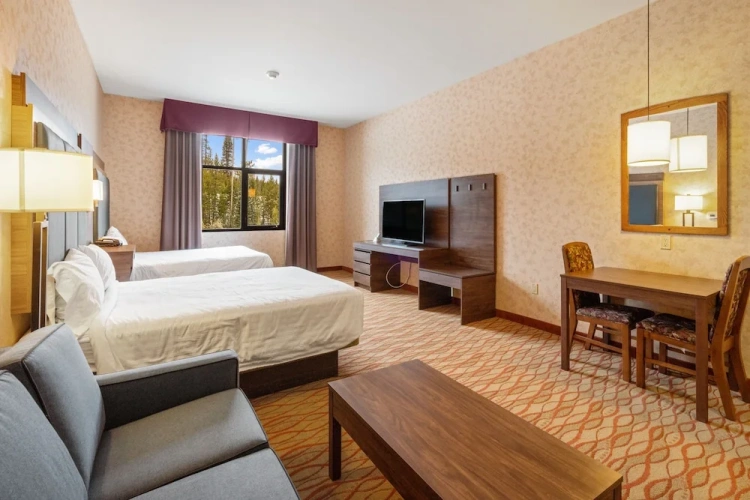Quadruple Suite with mountain view
