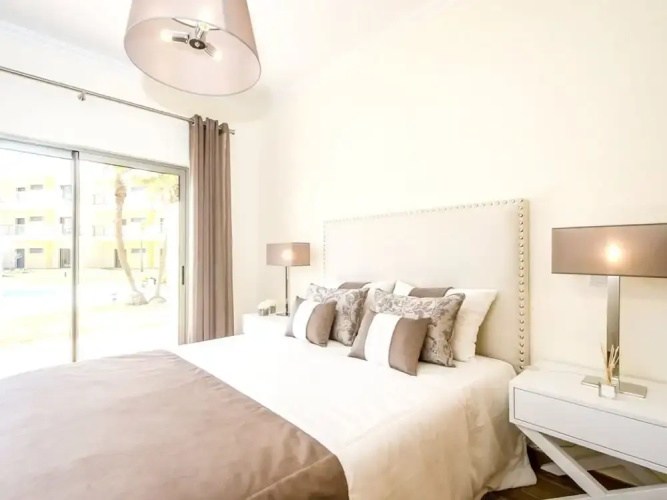#010 Jardins Marina Holidays Flat with Shared Pool