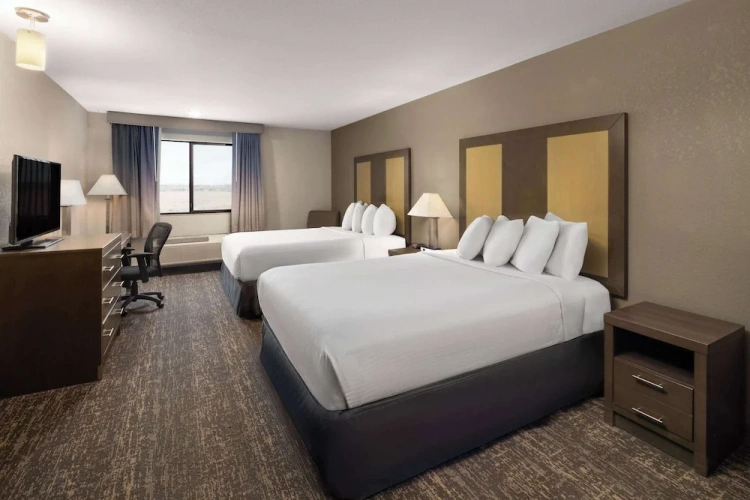 Deluxe Quadruple Suite