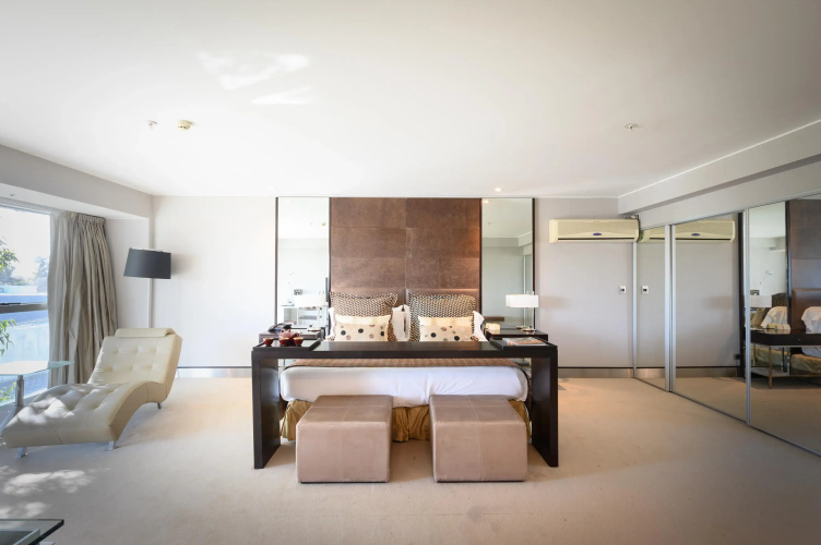 Orfeo Suites Hotel