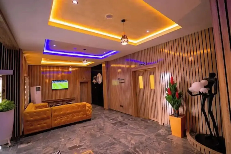 Aj'S Hotel And Suites