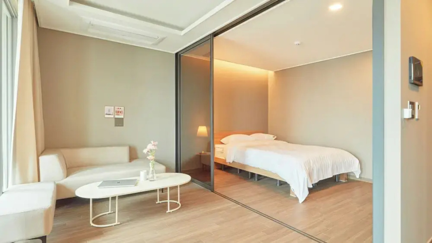 Elbon The Stay