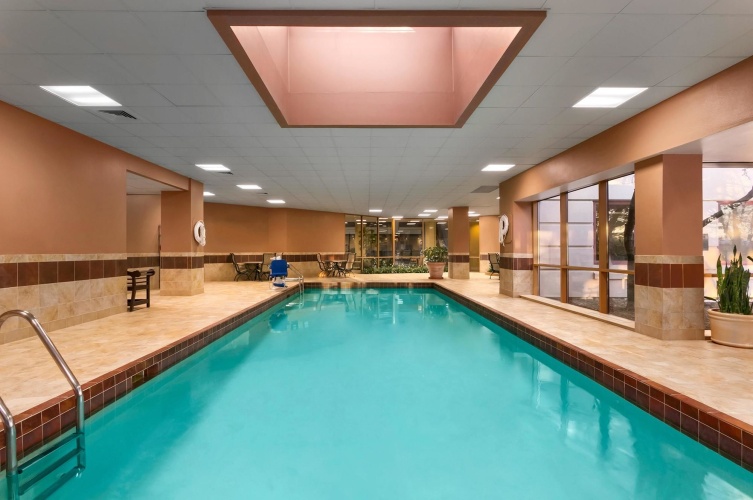 Embassy Suites by Hilton Chicago North Shore Deerfield photo 17