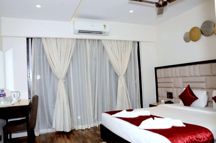 Hotel Supreme Grande