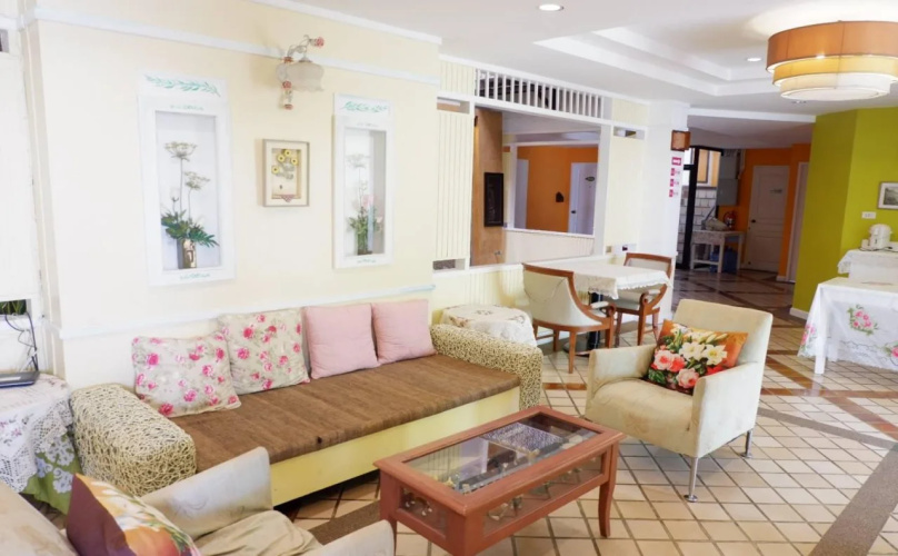 Rungnatee Place & Boutique Hotel