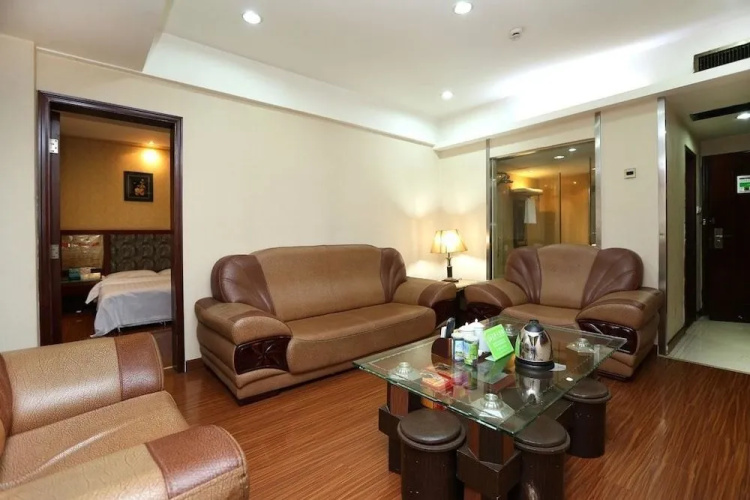 Yile Hotel