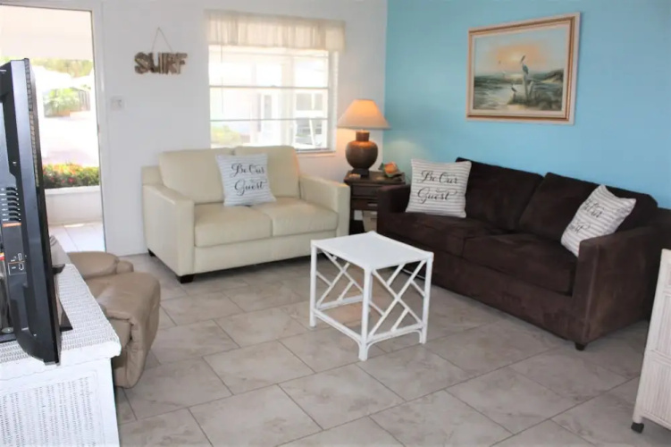 Aloha Kai - 7 2 Bedrooms 1 Bathroom Apts