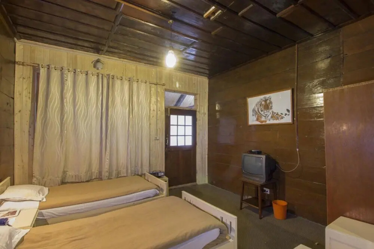 Nedous Hotel
