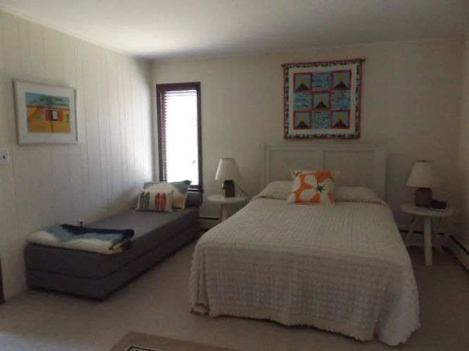 Dering Harbor Inn
