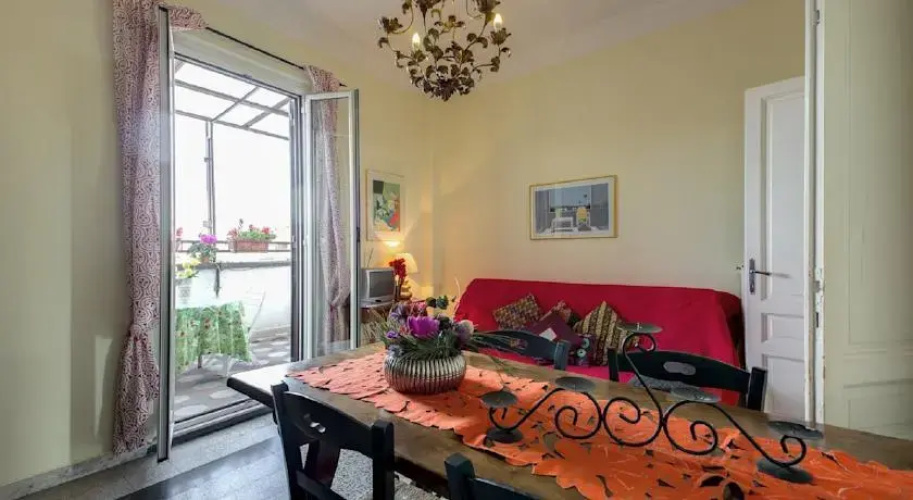 Rhome Apartments Giuliana