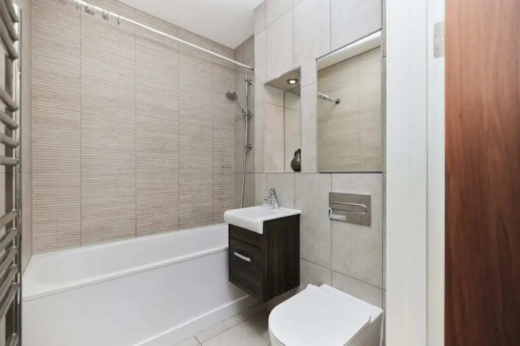 The Wembley Hideaway - Bright 2bdr Flat