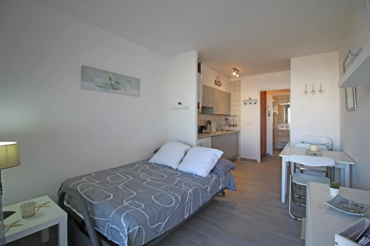 BASIC COMFORT Estudio Pattaya 0156