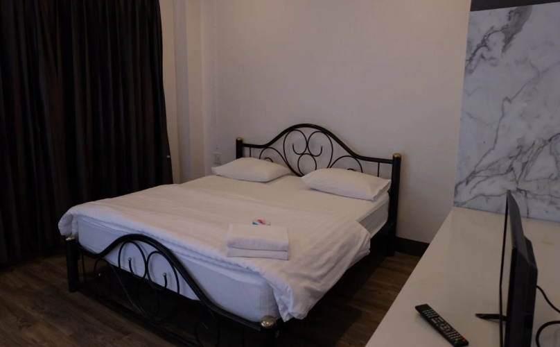 Ai Aroon Apartment