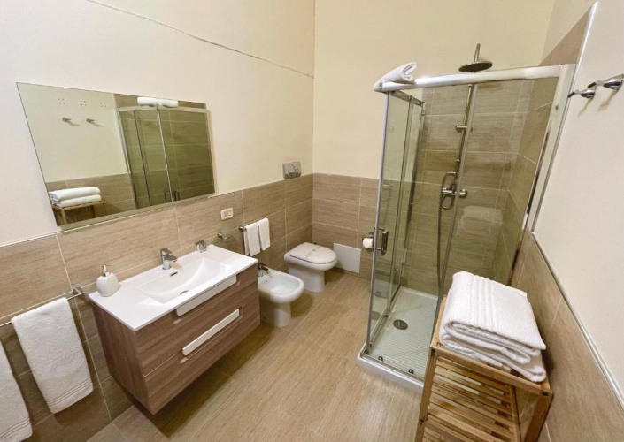 Standard Triple room