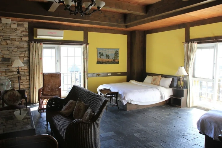 Standard Quadruple room with balcony and with mountain view
