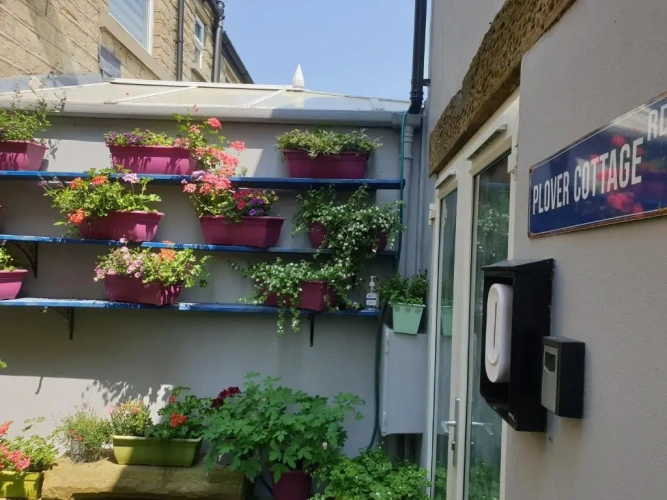 2 Bedrooms Cottage