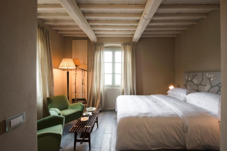 Standard Double room with view